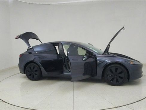 Used 2025 Tesla Model 3 Long Range image 70