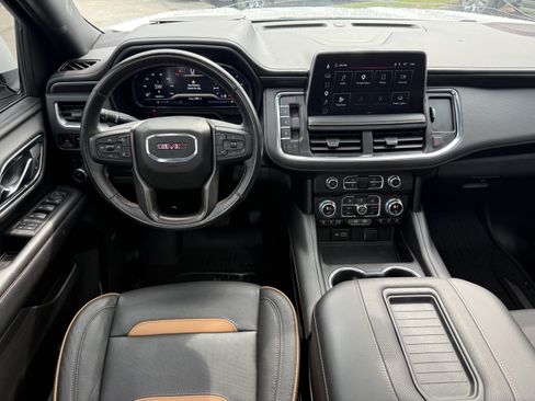 Used 2023 GMC Yukon XL AT4 w/ AT4 Premium Package AWD/4WD image 14