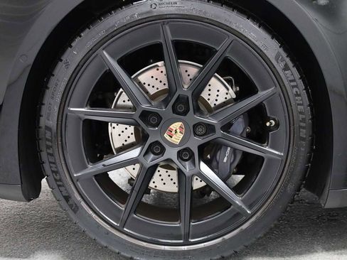 Certified 2025 Porsche 911 Carrera image 37