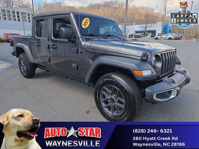 Used 2023 Jeep Gladiator Sport w/ Off Road Group