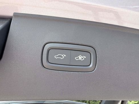 New 2026 Volvo EX90 Plus RWD image 29