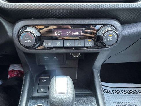 Used 2021 Nissan Kicks SV image 29