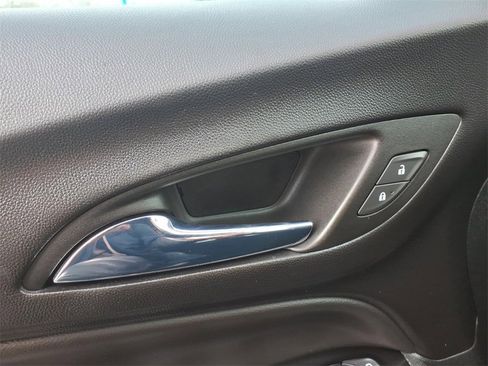 Used 2023 Chevrolet Equinox Premier image 16