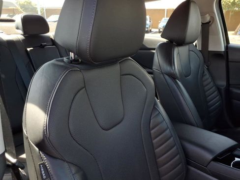 Used 2023 Hyundai Elantra Limited image 18