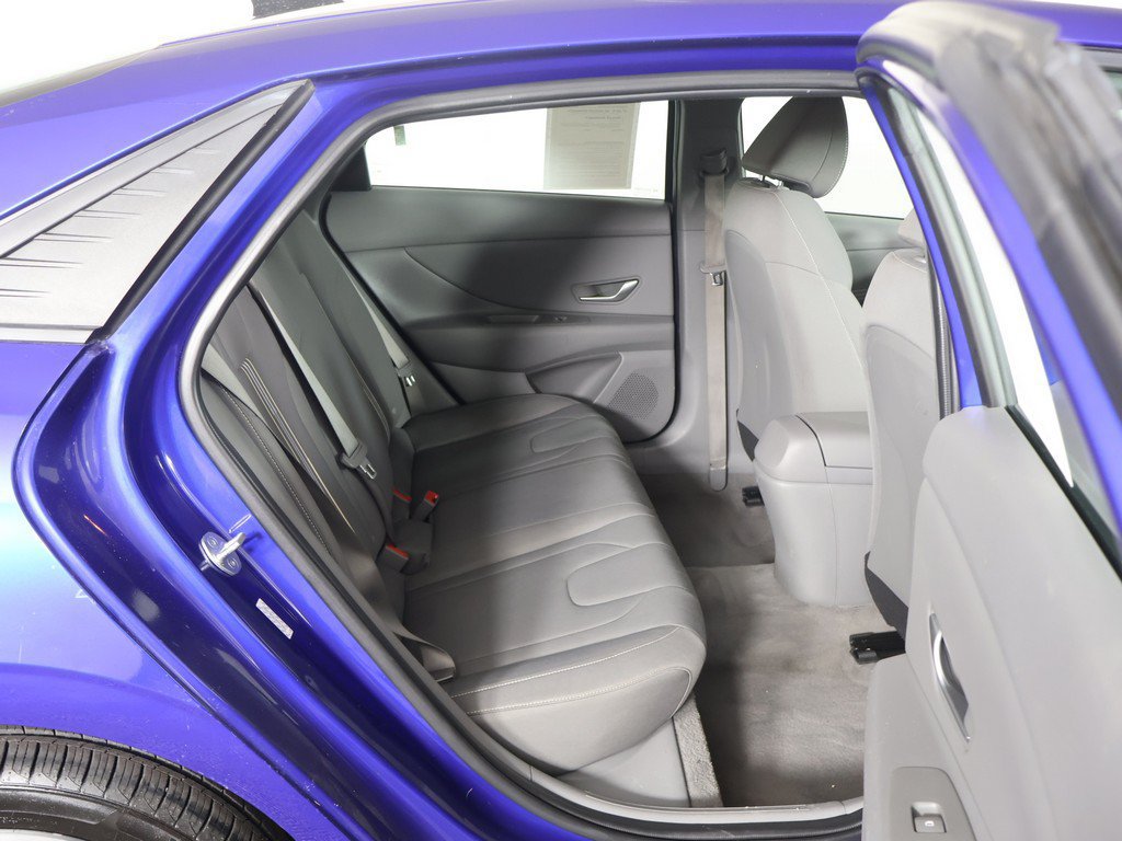 Used 2023 Hyundai Elantra SEL w/ Convenience Package FWD image 32