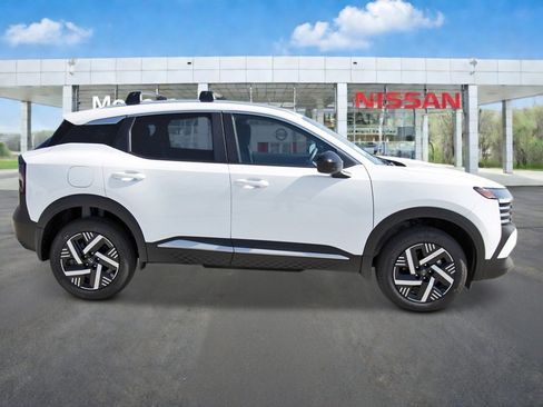 New 2026 Nissan Kicks SV w/ Cold Weather Package FWD image 6