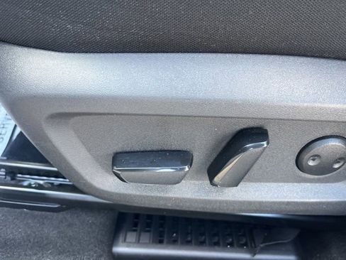 Used 2024 Nissan Rogue SV FWD image 10
