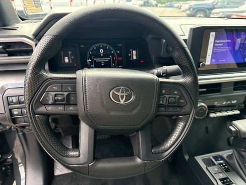 Used 2025 Toyota Tacoma SR5 AWD/4WD image 23