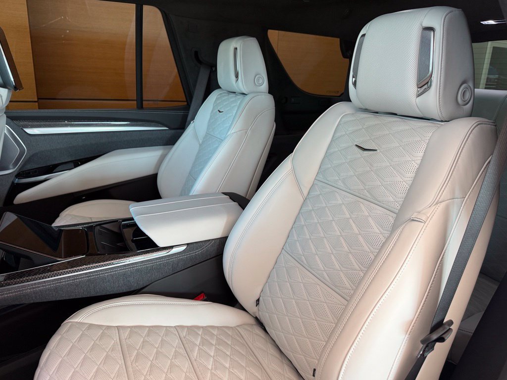 New 2026 Cadillac Escalade V AWD/4WD image 17