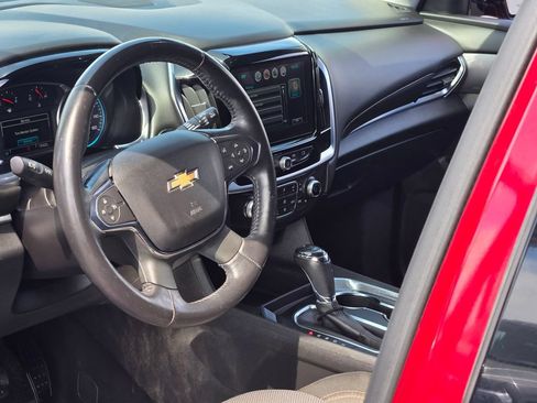 Used 2018 Chevrolet Traverse LT AWD/4WD image 34