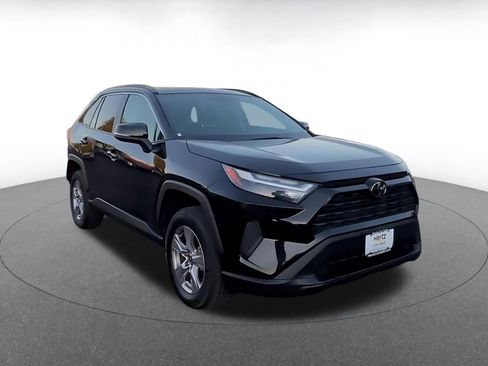 Used 2025 Toyota RAV4 XLE image 3
