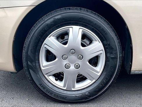 Used 2005 Toyota Camry LE FWD image 9