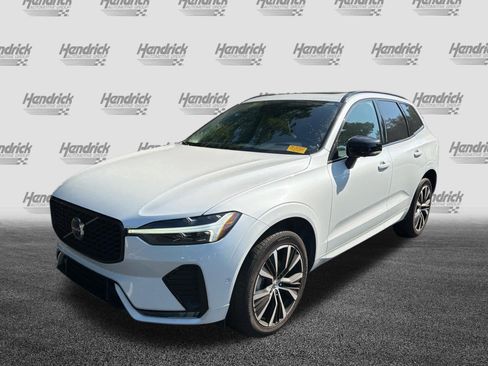 Used 2024 Volvo XC60 B5 Plus w/ Protection Package Premier AWD/4WD image 8