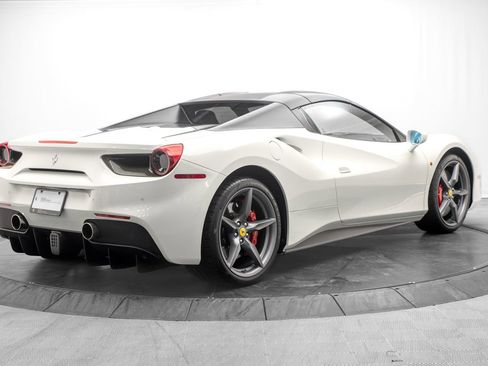 Used 2018 Ferrari 488 Spider RWD image 11