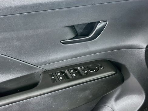 Used 2025 Hyundai Kona SEL FWD image 15