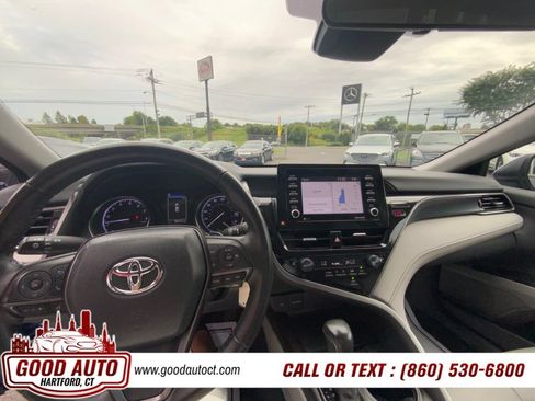 Used 2024 Toyota Camry SE FWD image 17