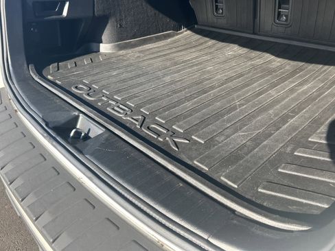 Used 2018 Subaru Outback 3.6R Limited image 29