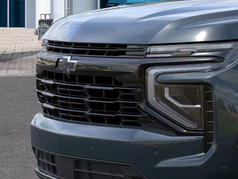 New 2026 Chevrolet Suburban RST RWD image 13