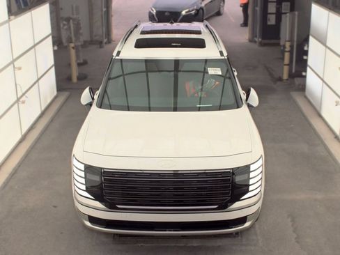 Used 2026 Hyundai Palisade Limited AWD/4WD image 2