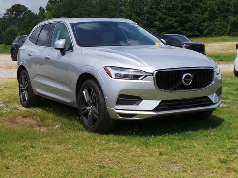 Used 2019 Volvo XC60 T5 Momentum w/ Premium Package AWD/4WD image 2