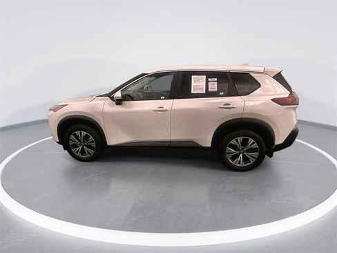 Used 2023 Nissan Rogue SV image 5