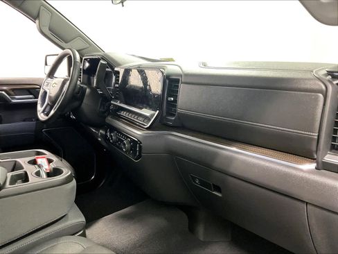 Used 2024 Chevrolet Silverado 1500 LT image 14