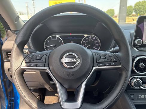 Used 2025 Nissan Sentra SV FWD image 21