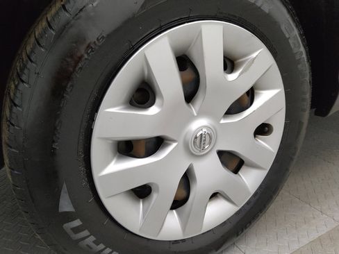 Used 2020 Nissan Rogue Sport S image 31