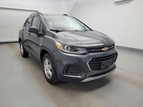 Used 2017 Chevrolet Trax LT w/ LT Convenience Package AWD/4WD image 13