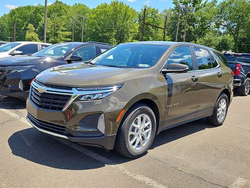Used 2023 Chevrolet Equinox LT FWD image 3