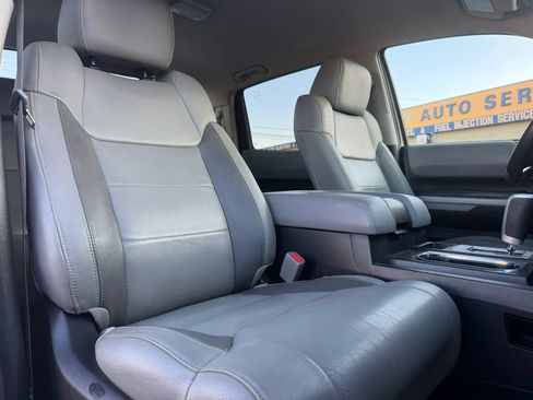 Used 2021 Toyota Tundra Limited w/ Limited Premium Package AWD/4WD image 16