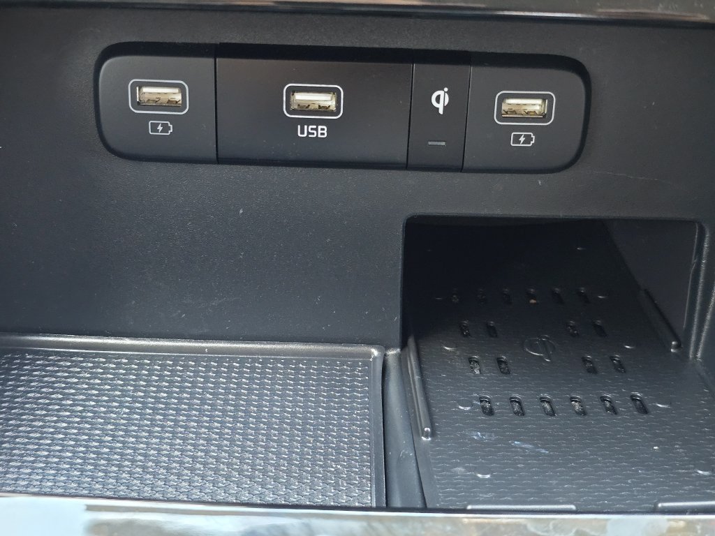Certified 2024 Kia Carnival SX FWD image 30