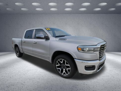 Used 2025 RAM 1500 Laramie AWD/4WD image 1