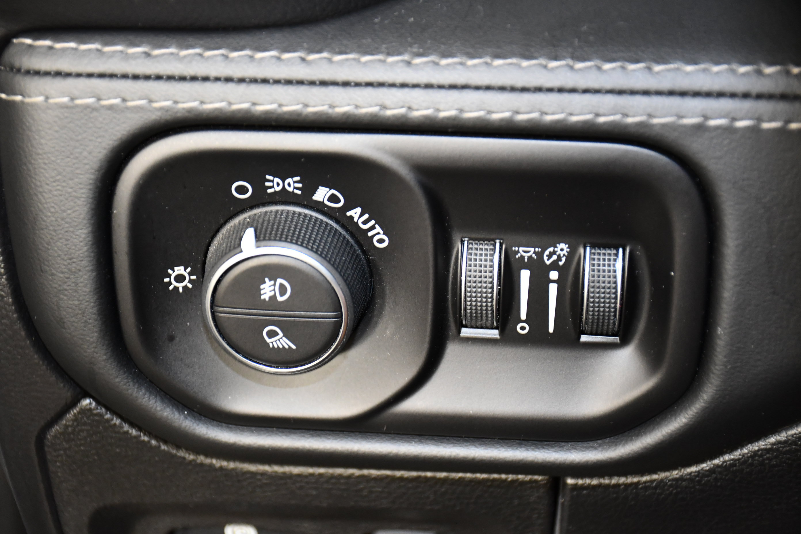 Used 2020 RAM 1500 Limited AWD/4WD image 37