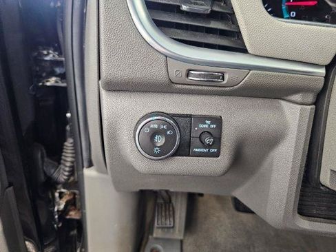 Used 2016 Chevrolet Traverse LT w/ Style and Technology Package FWD image 21