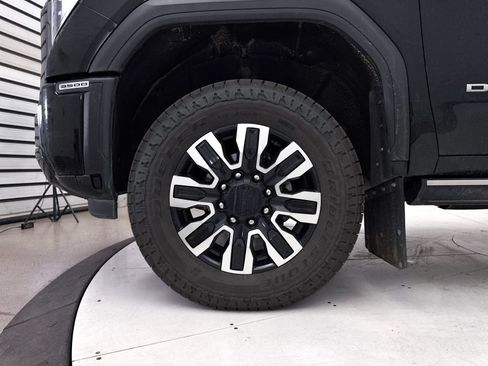 Used 2024 GMC Sierra 3500 Denali Ultimate AWD/4WD image 17