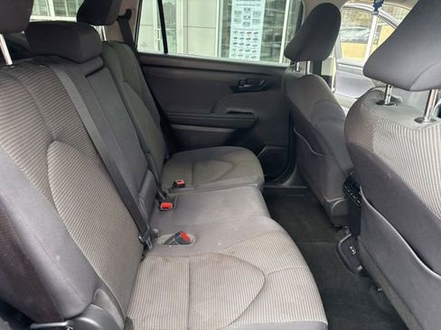 Used 2023 Toyota Highlander LE AWD/4WD image 30