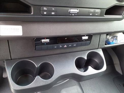 Used 2024 Mercedes-Benz Sprinter 2500 image 24