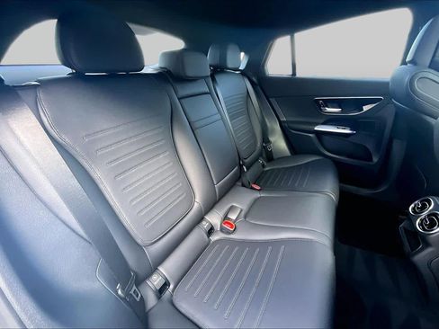 Used 2025 Mercedes-Benz GLC 300 4MATIC image 18