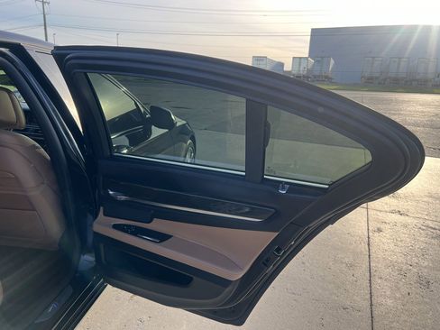 Used 2015 BMW 750i xDrive image 12
