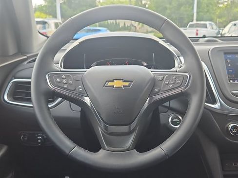 Used 2024 Chevrolet Equinox LT FWD image 15
