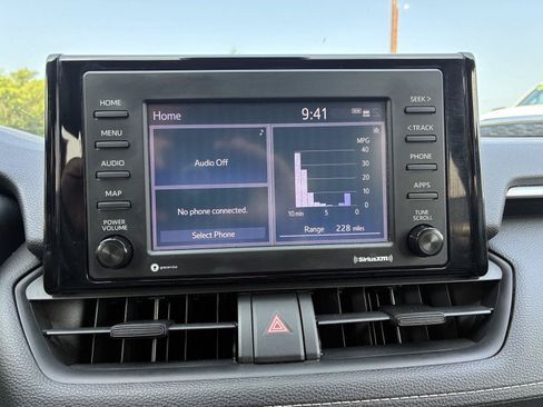 Used 2021 Toyota RAV4 XLE AWD/4WD image 35