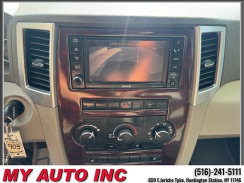Used 2009 Jeep Grand Cherokee Laredo AWD/4WD image 17