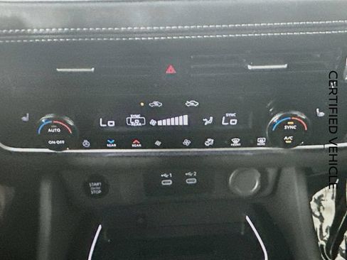 Certified 2024 Nissan Rogue SL w/ SL Premium Package FWD image 17