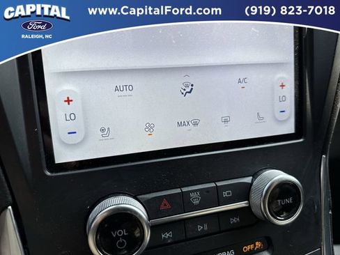 Certified 2024 Ford Edge Titanium image 28