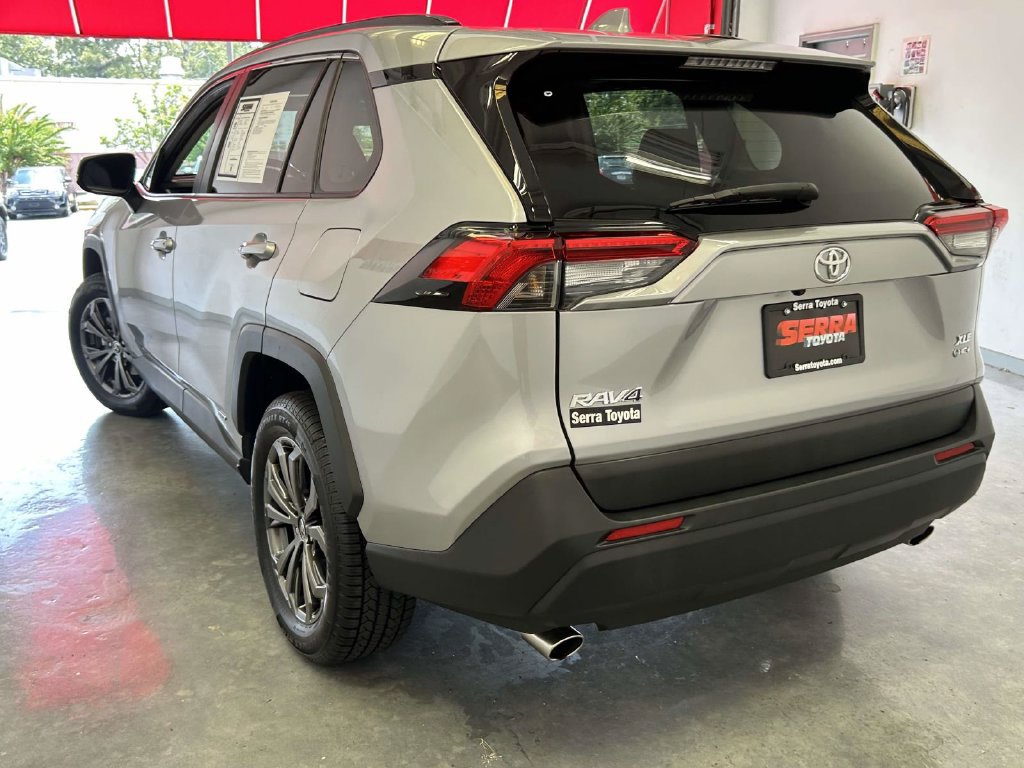 Certified 2025 Toyota RAV4 XLE Premium AWD/4WD image 5