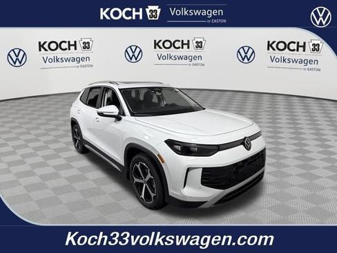 New 2026 Volkswagen Tiguan SE image 1