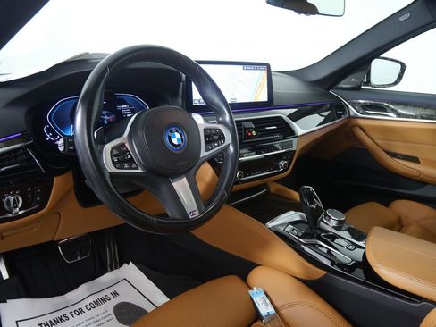 Certified 2023 BMW 530e w/ Executive Package image 13