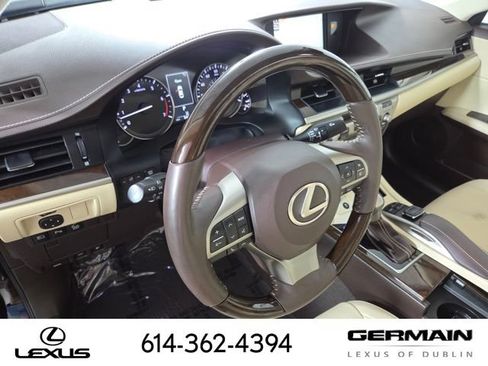 Used 2017 Lexus ES 350 w/ Luxury Package FWD image 16