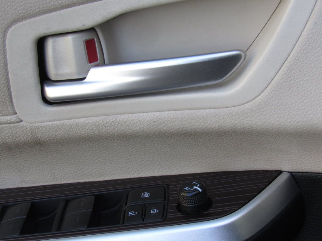 Certified 2023 Toyota Sienna XLE w/ XLE Plus Package AWD/4WD image 41